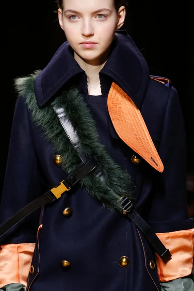 Look 15